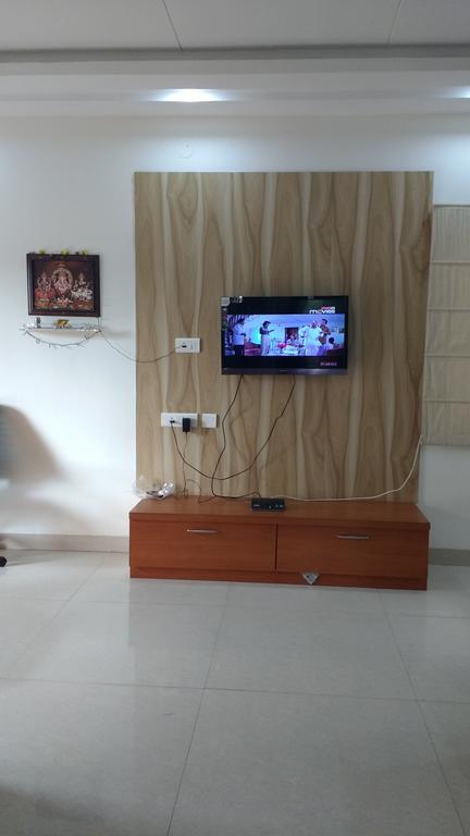 Hitech Shilparamam Guest House ไฮเดอราบัด ภายนอก รูปภาพ