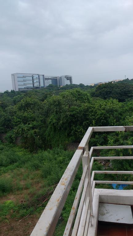 Hitech Shilparamam Guest House ไฮเดอราบัด ภายนอก รูปภาพ